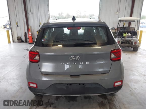 ✅ 2022 Hyundai Venue SEL • VIN: KMHRC8A3XNU155124 • Lot: 41652688. Listed on IAAI with 44,382 mi. Free auction sales archive from the USA and detailed vehicle history report at DreamBid. Image 16.