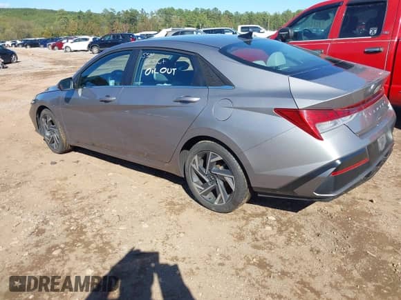 2025 Hyundai Elantra Limited z VIN KMHLP4DG8SU892402, wystawiony jako IAAI lot #43599758 z przebiegiem 16 587 mil mil oraz . Historia ofert i sprzedaży dostępna na DreamBid. Obrazek 3.