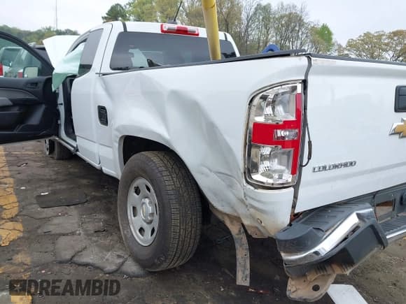 ✅ 2019 Chevrolet Colorado 2WD Work Truck • VIN: 1GCHSBEA4K1170109 • Lot: 41934824. Wystawiony na IAAI z przebiegiem 105 970 mil. Bezpłatny archiwum sprzedaży aukcyjnych z USA i szczegółowy raport historii pojazdu na DreamBid. Zdjęcie 6.