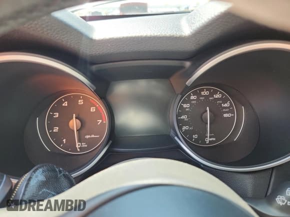 ✅ 2018 Alfa Romeo Stelvio Sport • VIN: ZASFAKPN1J7B83185 • Лот: 68516605. Опубликован ранее на Copart с пробегом Не указан. Бесплатный доступ к архиву аукционных продаж из США и подробный отчёт об истории автомобиля на DreamBid. Изображение 9.