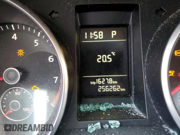 ✅ 2010 Volkswagen Golf • VIN: WVWDA7AJ5AW115268 • Lot: 74520894. Listed on Copart with 256,262 mi. Free auction sales archive from the USA and detailed vehicle history report at DreamBid. Image 9.