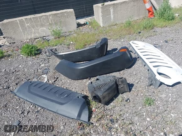 ✅ 2022 Jeep Wrangler Unlimited Sport S • VIN: 1C4HJXDG5NW254016 • Lot: 42214730. Listed on IAAI with 42,003 mi. Free auction sales archive from the USA and detailed vehicle history report at DreamBid. Image 12.