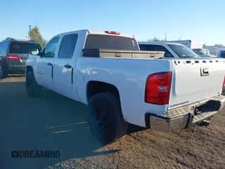 2007 Chevrolet Silverado 1500 Work Truck with VIN 3GCEC13C87G549055, listed as a IAAI auction lot 43581764 with 120,430 mi miles and . Bid and sale history available at DreamBid. Image 3.
