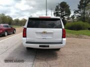 ✅ 2015 Chevrolet Suburban LT • VIN: 1GNSCJKC6FR229260 • Lot: 41974363. Wystawiony na IAAI z przebiegiem 251 395 mil. Bezpłatny archiwum sprzedaży aukcyjnych z USA i szczegółowy raport historii pojazdu na DreamBid. Zdjęcie 16.
