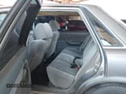 ✅ 1989 Toyota Camry • VIN: 4T1SV22E7KU046754 • Lot: 42302359. Wystawiony na IAAI z przebiegiem 188 583 mil. Bezpłatny archiwum sprzedaży aukcyjnych z USA i szczegółowy raport historii pojazdu na DreamBid. Zdjęcie 8.