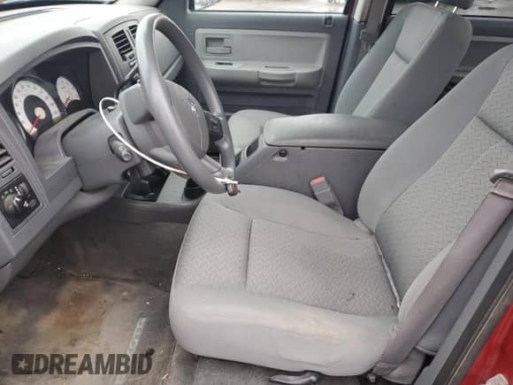 2007 Dodge Dakota ST z VIN 1D7HE28KX7S241042, wystawiony jako Copart lot #86318954 z przebiegiem 203 043 mil mil oraz Szkoda całkowita • Salvage title. Historia ofert i sprzedaży dostępna na DreamBid. Obrazek 7.