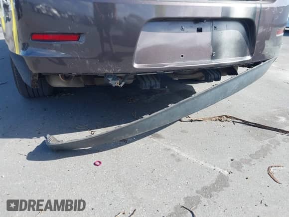 2013 Chevrolet Malibu LT z VIN 1G11C5SA8DF318605, wystawiony jako IAAI lot #43379144 z przebiegiem 89 799 mil mil oraz . Historia ofert i sprzedaży dostępna na DreamBid. Obrazek 6.