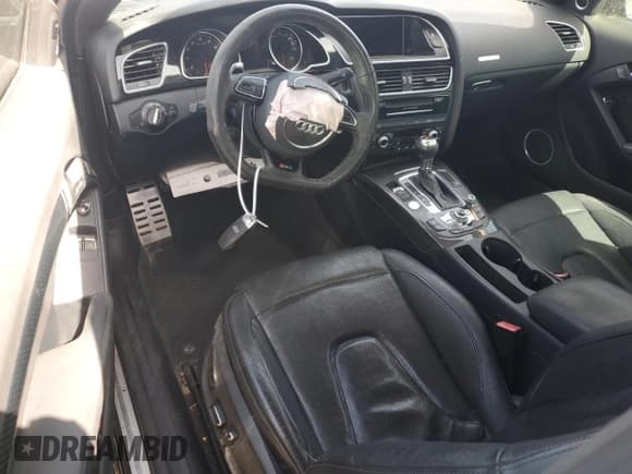 ✅ 2014 Audi RS 5 • VIN: WUAC6AFR9EA902321 • Lot: 47078655. Listed on Copart with 142,774 mi. Free auction sales archive from the USA and detailed vehicle history report at DreamBid. Image 8.