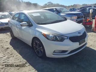 ✅ 2016 Kia Forte EX • VIN: KNAFZ4A88G5549855 • Lot: 43628981. Wystawiony na IAAI z przebiegiem 150 000 mil. Bezpłatny archiwum sprzedaży aukcyjnych z USA i szczegółowy raport historii pojazdu na DreamBid. Zdjęcie 1.