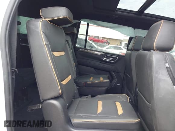 ✅ 2022 GMC Yukon XL AT4 • VIN: 1GKS2HKL4NR150032 • Lot: 42187984. Listed on IAAI with 58,558 mi. Free auction sales archive from the USA and detailed vehicle history report at DreamBid. Image 8.