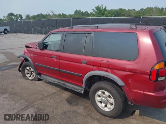 ✅ 2002 Mitsubishi Montero Sport ES • VIN: JA4LS21H02J036799 • Lot: 42405508. Wystawiony na IAAI z przebiegiem 225 842 mil. Bezpłatny archiwum sprzedaży aukcyjnych z USA i szczegółowy raport historii pojazdu na DreamBid. Zdjęcie 3.