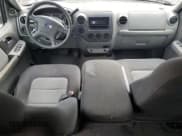 ✅ 2006 Ford Expedition • VIN: 1FMPU145X6LA78898 • Lot: 61344635. Wystawiony na Copart z przebiegiem 139 774 mil. Bezpłatny archiwum sprzedaży aukcyjnych z USA i szczegółowy raport historii pojazdu na DreamBid. Zdjęcie 8.