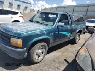 ✅ 1995 Dodge Dakota • VIN: 1B7FL26G5SW949027 • Lot: 54697345. Wystawiony na Copart z przebiegiem 140 475 mil. Bezpłatny archiwum sprzedaży aukcyjnych z USA i szczegółowy raport historii pojazdu na DreamBid. Zdjęcie 1.