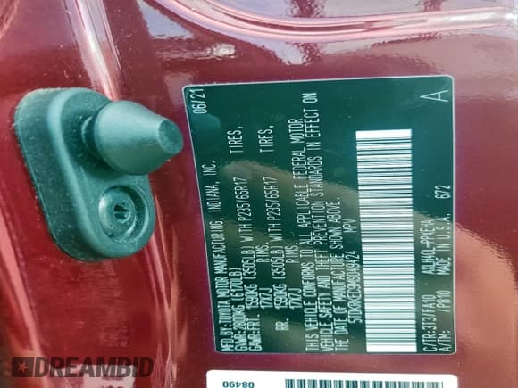 ✅ 2021 Toyota Sienna LE • VIN: 5TDKRKEC9MS049424 • Lot: 93443685. Listed on Copart with 61,950 mi. Free auction sales archive from the USA and detailed vehicle history report at DreamBid. Image 13.