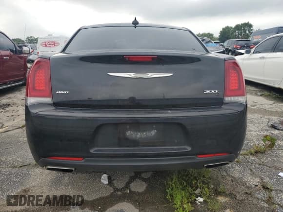 ✅ 2019 Chrysler 300 S • VIN: 2C3CCAGG9KH610656 • Лот: 68507275. Опубликован ранее на Copart с пробегом 117 233 миль. Бесплатный доступ к архиву аукционных продаж из США и подробный отчёт об истории автомобиля на DreamBid. Изображение 6.