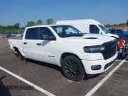 ✅ 2025 Ram 1500 Laramie • VIN: 1C6SRFJP2SN620617 • Лот: 42462726. Опубликован ранее на IAAI с пробегом 4 977 миль. Бесплатный доступ к архиву аукционных продаж из США и подробный отчёт об истории автомобиля на DreamBid. Изображение 13.