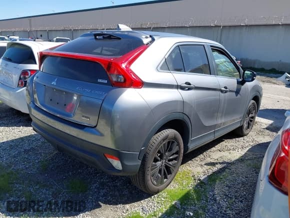 ✅ 2018 Mitsubishi Eclipse Cross LE • VIN: JA4AT4AA5JZ062561 • Лот: 41572618. Опубликован ранее на IAAI с пробегом 95 716 миль. Бесплатный доступ к архиву аукционных продаж из США и подробный отчёт об истории автомобиля на DreamBid. Изображение 4.