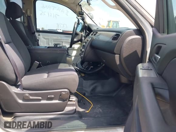 ✅ 2013 Chevrolet Tahoe Commercial • VIN: 1GNLC2E05DR161378 • Lot: 42671610. Wystawiony na IAAI z przebiegiem 190 214 mil. Bezpłatny archiwum sprzedaży aukcyjnych z USA i szczegółowy raport historii pojazdu na DreamBid. Zdjęcie 5.