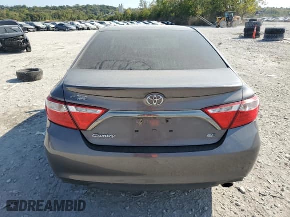 ✅ 2017 Toyota Camry LE • VIN: 4T1BF1FKXHU653232 • Lot: 82416115. Wystawiony na Copart z przebiegiem 181 867 mil. Bezpłatny archiwum sprzedaży aukcyjnych z USA i szczegółowy raport historii pojazdu na DreamBid. Zdjęcie 6.
