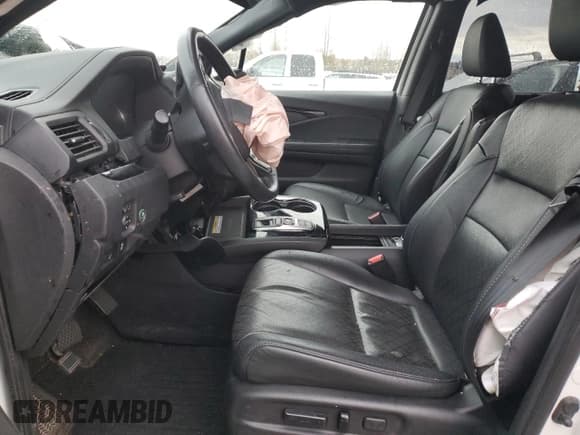 ✅ 2019 Honda Passport Elite • VIN: 5FNYF8H0XKB003951 • Lot: 93491105. Listed on Copart with Not provided. Free auction sales archive from the USA and detailed vehicle history report at DreamBid. Image 7.