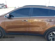 ✅ 2020 Kia Sportage EX • VIN: KNDPN3AC7L7637831 • Lot: 43258152. Wystawiony na IAAI z przebiegiem 76 553 mil. Bezpłatny archiwum sprzedaży aukcyjnych z USA i szczegółowy raport historii pojazdu na DreamBid. Zdjęcie 14.