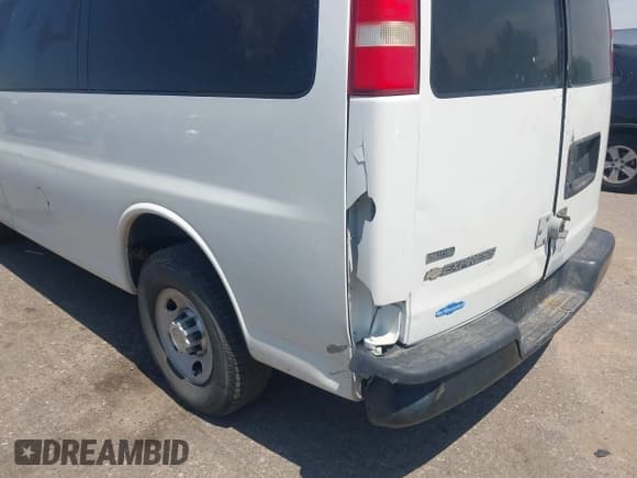 ✅ 2012 Chevrolet Express Cargo • VIN: 1GCWGFCA7C1119305 • Lot: 42821762. Listed on IAAI with 177,450 mi. Free auction sales archive from the USA and detailed vehicle history report at DreamBid. Image 6.