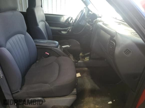 ✅ 2003 Chevrolet Blazer LS • VIN: 1GNDT13X93K118765 • Lot: 81631374. Wystawiony na Copart z przebiegiem 135 218 mil. Bezpłatny archiwum sprzedaży aukcyjnych z USA i szczegółowy raport historii pojazdu na DreamBid. Zdjęcie 7.