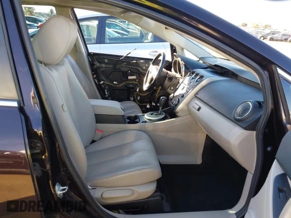 ✅ 2012 Mazda CX-7 i Touring • VIN: JM3ER2CM1C0412090 • Lot: 43807986. Wystawiony na IAAI z przebiegiem 133 874 mil. Bezpłatny archiwum sprzedaży aukcyjnych z USA i szczegółowy raport historii pojazdu na DreamBid. Zdjęcie 5.