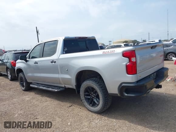 ✅ 2019 Chevrolet Silverado 1500 LT Trail Boss • VIN: 1GCPYFED9KZ260613 • Lot: 42157001. Wystawiony na IAAI z przebiegiem 99 039 mil. Bezpłatny archiwum sprzedaży aukcyjnych z USA i szczegółowy raport historii pojazdu na DreamBid. Zdjęcie 14.