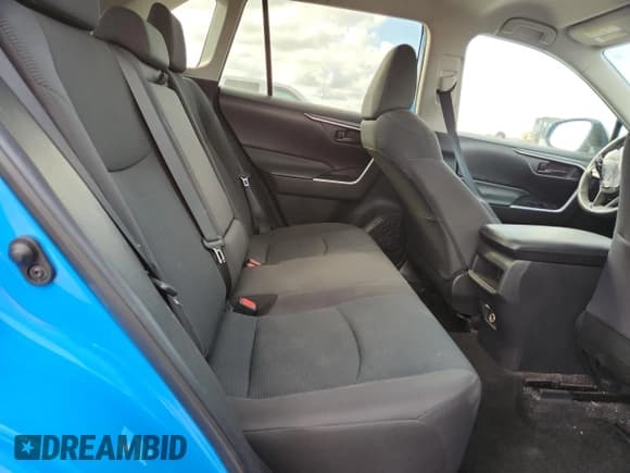 ✅ 2021 Toyota RAV4 LE • VIN: 2T3F1RFV4MW183743 • Lot: 93388325. Wystawiony na Copart z przebiegiem 88 679 mil. Bezpłatny archiwum sprzedaży aukcyjnych z USA i szczegółowy raport historii pojazdu na DreamBid. Zdjęcie 11.