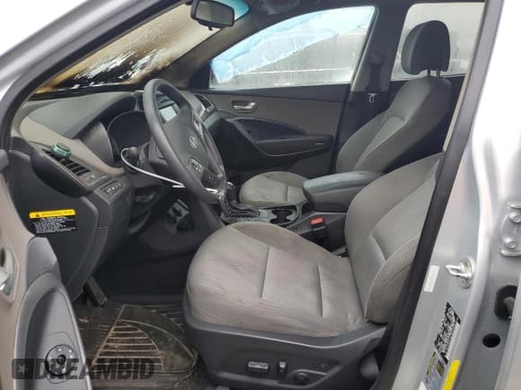 ✅ 2018 Hyundai Santa Fe 2.4L • VIN: 5XYZUDLB5JG525082 • Лот: 56038194. Опубликован ранее на Copart с пробегом Не указан. Бесплатный доступ к архиву аукционных продаж из США и подробный отчёт об истории автомобиля на DreamBid. Изображение 7.