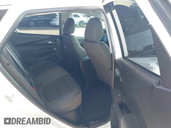 ✅ 2023 Chevrolet Bolt EV 1LT • VIN: 1G1FW6S0XP4112907 • Lot: 42250871. Wystawiony na IAAI z przebiegiem 25 219 mil. Bezpłatny archiwum sprzedaży aukcyjnych z USA i szczegółowy raport historii pojazdu na DreamBid. Zdjęcie 8.