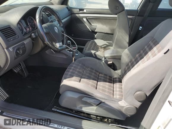 ✅ 2009 Volkswagen Golf GTI • VIN: WVWFV71K89W125648 • Lot: 82149815. Listed on Copart with 113,409 mi. Free auction sales archive from the USA and detailed vehicle history report at DreamBid. Image 7.