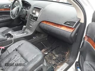 ✅ 2013 Lincoln MKT • VIN: 2LMHJ5FK3DBL51771 • Lot: 43395201. Wystawiony na IAAI z przebiegiem 191 535 mil. Bezpłatny archiwum sprzedaży aukcyjnych z USA i szczegółowy raport historii pojazdu na DreamBid. Zdjęcie 5.