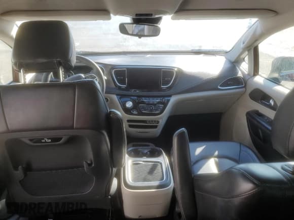 ✅ 2023 Chrysler Pacifica Touring L • VIN: 2C4RC1BG7PR508092 • Лот: 93070305. Опубликован ранее на Copart с пробегом Не указан. Бесплатный доступ к архиву аукционных продаж из США и подробный отчёт об истории автомобиля на DreamBid. Изображение 8.