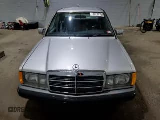 ✅ 1991 Mercedes-Benz 190 • VIN: WDBDA29D4MF824665 • Lot: 75293104. Wystawiony na Copart z przebiegiem 132 007 mil. Bezpłatny archiwum sprzedaży aukcyjnych z USA i szczegółowy raport historii pojazdu na DreamBid. Zdjęcie 5.