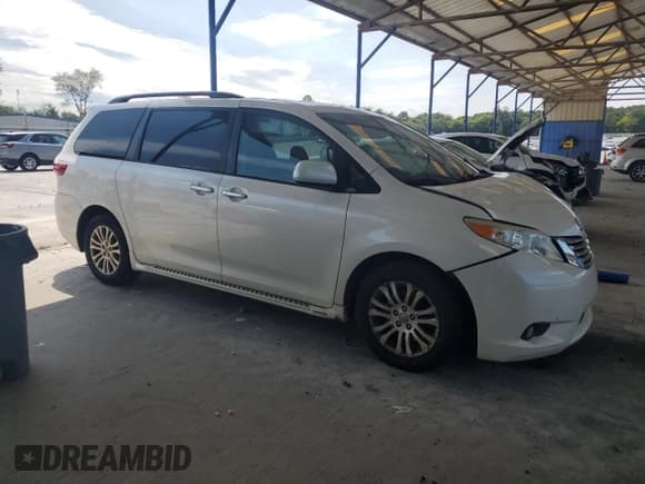 ✅ 2017 Toyota Sienna XLE Premium • VIN: 5TDYZ3DC7HS801645 • Лот: 70204945. Опубликован ранее на Copart с пробегом 126 257 миль. Бесплатный доступ к архиву аукционных продаж из США и подробный отчёт об истории автомобиля на DreamBid. Изображение 4.