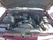 ✅ 1996 GMC Sierra 1500 • VIN: 2GTEC19M8T1563153 • Lot: 41812833. Wystawiony na IAAI z przebiegiem 347 836 mil. Bezpłatny archiwum sprzedaży aukcyjnych z USA i szczegółowy raport historii pojazdu na DreamBid. Zdjęcie 10.