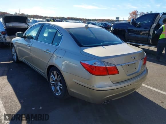 ✅ 2009 Hyundai Genesis • VIN: KMHGC46E69U026572 • Лот: 43604198. Опубликован ранее на IAAI с пробегом 287 213 миль. Бесплатный доступ к архиву аукционных продаж из США и подробный отчёт об истории автомобиля на DreamBid. Изображение 3.