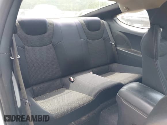 ✅ 2012 Hyundai Genesis Coupe Premium • VIN: KMHHT6KD1CU077160 • Lot: 42077970. Wystawiony na IAAI z przebiegiem 137 577 mil. Bezpłatny archiwum sprzedaży aukcyjnych z USA i szczegółowy raport historii pojazdu na DreamBid. Zdjęcie 8.