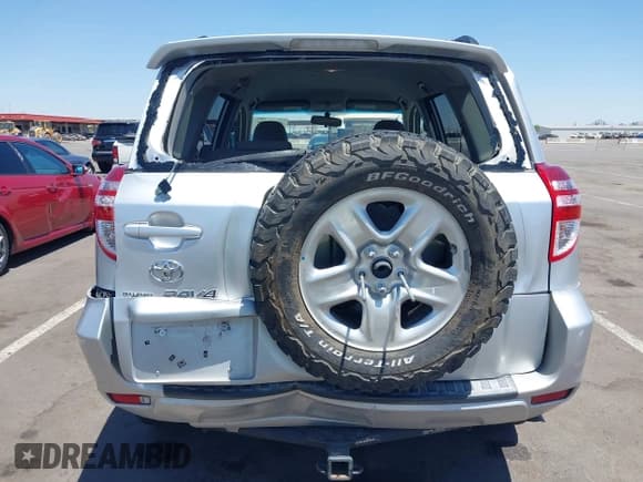 ✅ 2010 Toyota RAV4 • VIN: JTMZK4DV8A5026199 • Лот: 42325340. Опубликован ранее на IAAI с пробегом 196 298 миль. Бесплатный доступ к архиву аукционных продаж из США и подробный отчёт об истории автомобиля на DreamBid. Изображение 6.