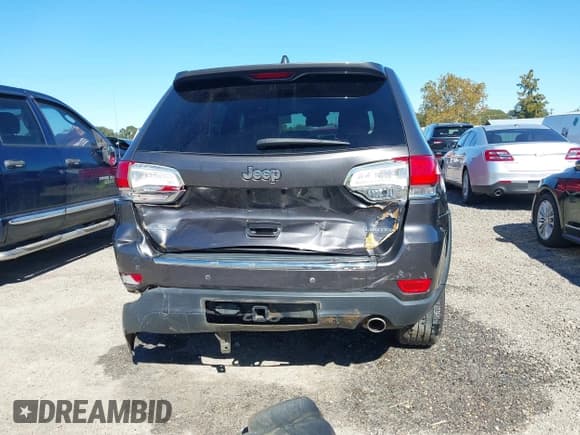✅ 2017 Jeep Grand Cherokee Limited • VIN: 1C4RJFBG2HC810080 • Lot: 43564365. Listed on IAAI with 125,811 mi. Free auction sales archive from the USA and detailed vehicle history report at DreamBid. Image 6.