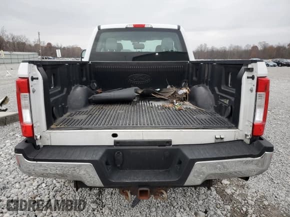 ✅ 2017 Ford F-250 XL • VIN: 1FT7X2B60HEC75356 • Lot: 92171205. Listed on Copart with 93,001 mi. Free auction sales archive from the USA and detailed vehicle history report at DreamBid. Image 6.