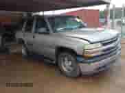 2001 Chevrolet Tahoe LT z VIN 1GNEK13T51J186505, wystawiony jako IAAI lot #42648332 z przebiegiem 282 884 mil mil oraz . Historia ofert i sprzedaży dostępna na DreamBid. Obrazek 1.