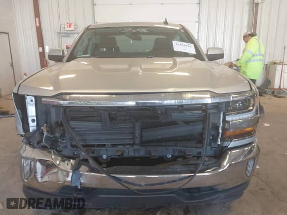 2018 Chevrolet Silverado 1500 LT z VIN 1GCVKREC6JZ298381, wystawiony jako IAAI lot #43383942 z przebiegiem 101 454 mil mil oraz . Historia ofert i sprzedaży dostępna na DreamBid. Obrazek 12.