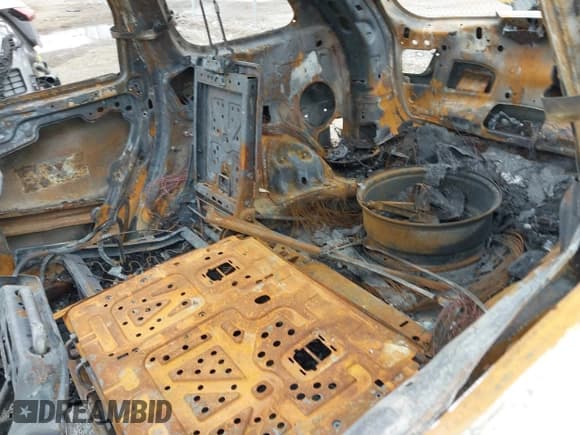 ✅ 2020 Jeep Grand Cherokee Overland • VIN: 1C4RJFCG6LC137608 • Lot: 41306755. Listed on IAAI with 125,973 mi. Free auction sales archive from the USA and detailed vehicle history report at DreamBid. Image 12.