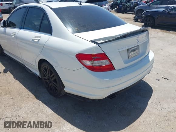 ✅ 2009 Mercedes-Benz C 300 Sport • VIN: WDDGF54X09R068413 • Lot: 42882321. Listed on IAAI with 183,765 mi. Free auction sales archive from the USA and detailed vehicle history report at DreamBid. Image 6.