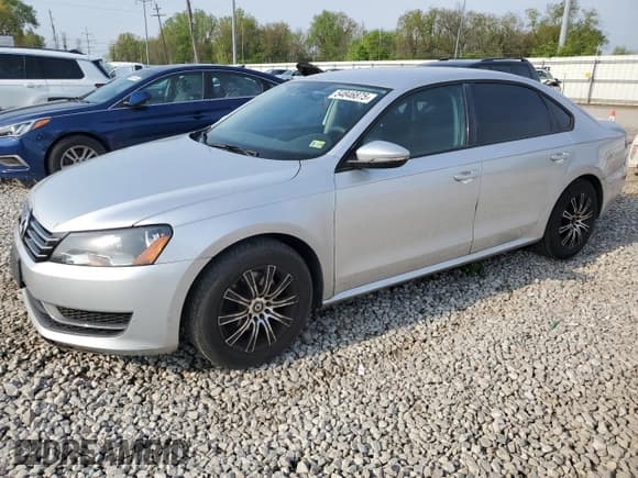 ✅ 2012 Volkswagen Passat S • VIN: 1VWAH7A3XCC021730 • Лот: 54846875. Опубликован ранее на Copart с пробегом 168 762 миль. Бесплатный доступ к архиву аукционных продаж из США и подробный отчёт об истории автомобиля на DreamBid. Изображение 1.