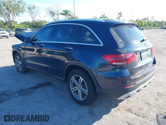 ✅ 2022 Mercedes-Benz GLC 300 • VIN: W1N0G8DB7NG036782 • Lot: 43504489. Listed on IAAI with 25,626 mi. Free auction sales archive from the USA and detailed vehicle history report at DreamBid. Image 3.