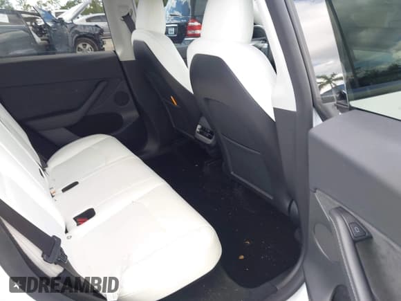 ✅ 2023 Tesla Model Y Long Range • VIN: 7SAYGDEE0PF863048 • Лот: 43473779. Опубликован ранее на IAAI с пробегом 8 282 миль. Бесплатный доступ к архиву аукционных продаж из США и подробный отчёт об истории автомобиля на DreamBid. Изображение 8.